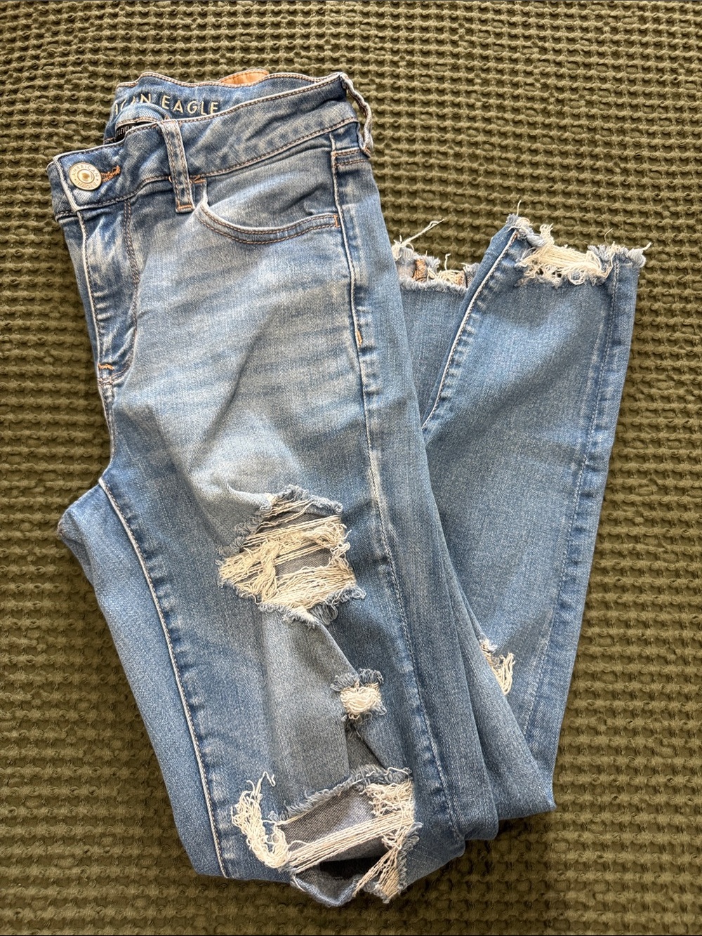 American Eagle Outfitters Light Wash Ripped Skinny Jeans